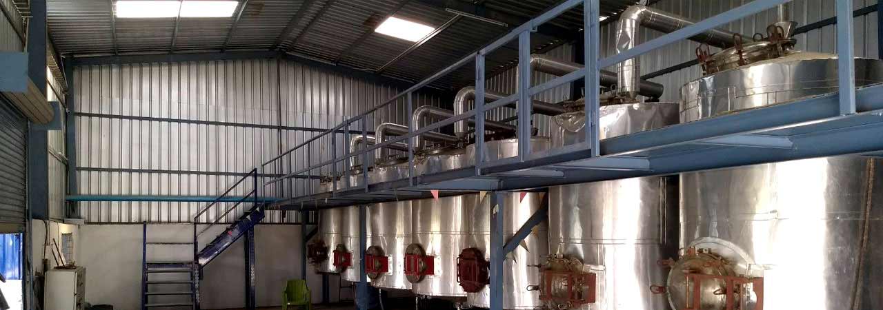 distillation-of-essential-oils-india
